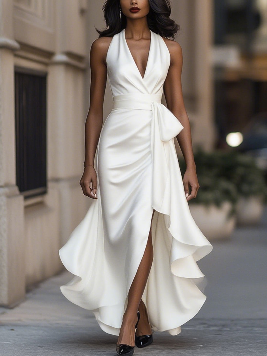 Robe en satin drapée à la taille