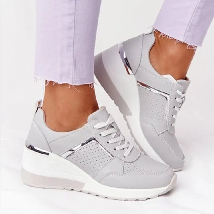Léa | Sneaker compensée à détails dorés