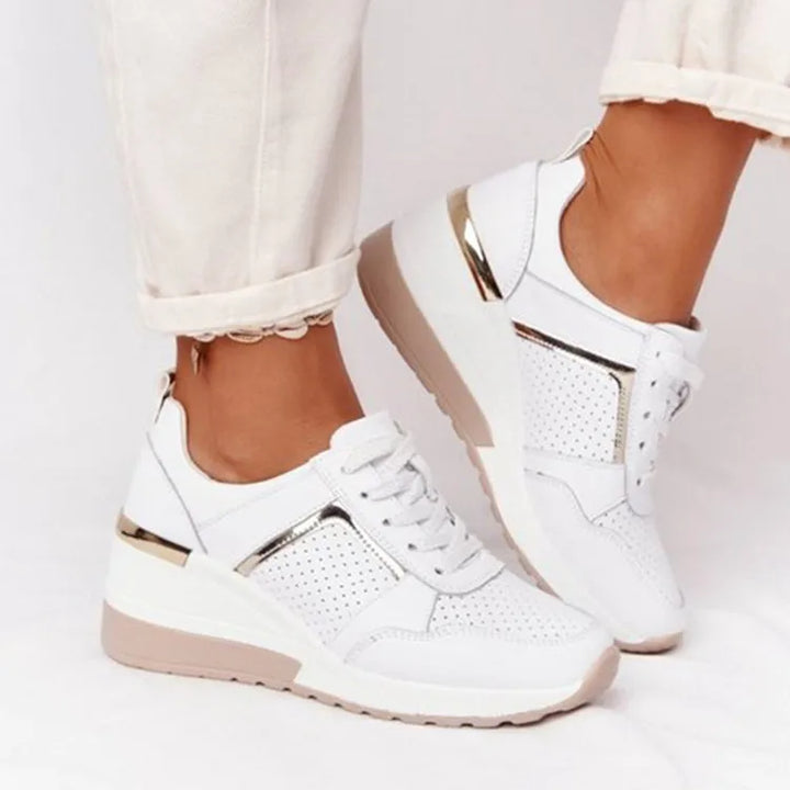 Léa | Sneaker compensée à détails dorés