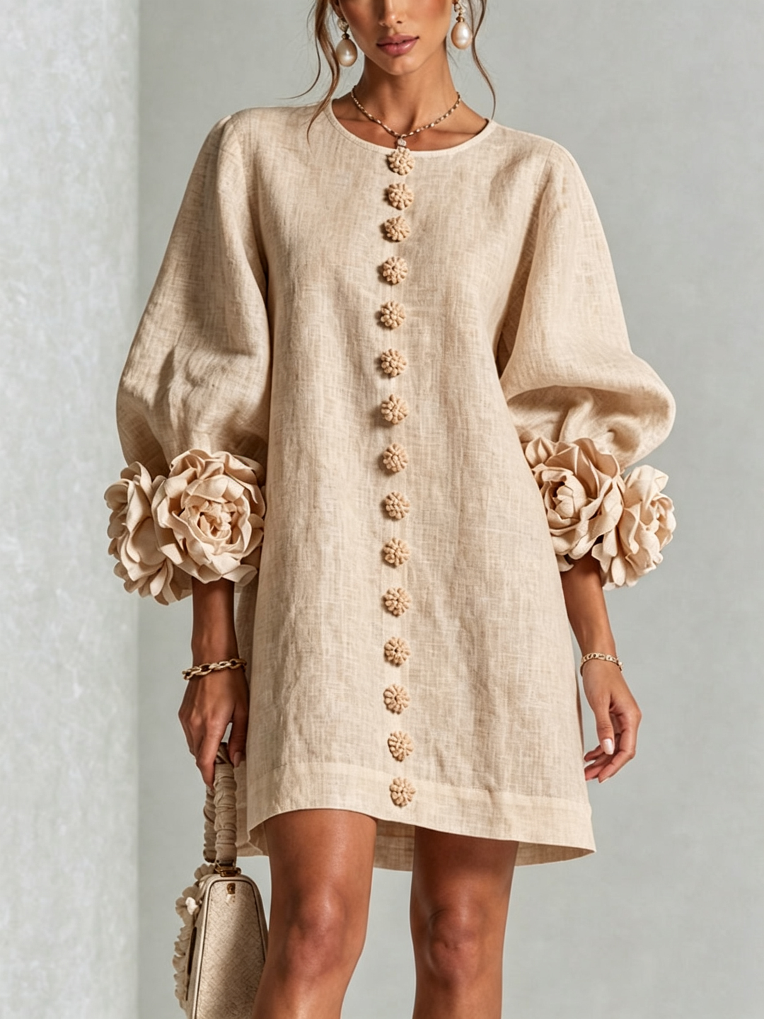 Éléonore | Robe courte à fleurs 3D et boutons ornementaux