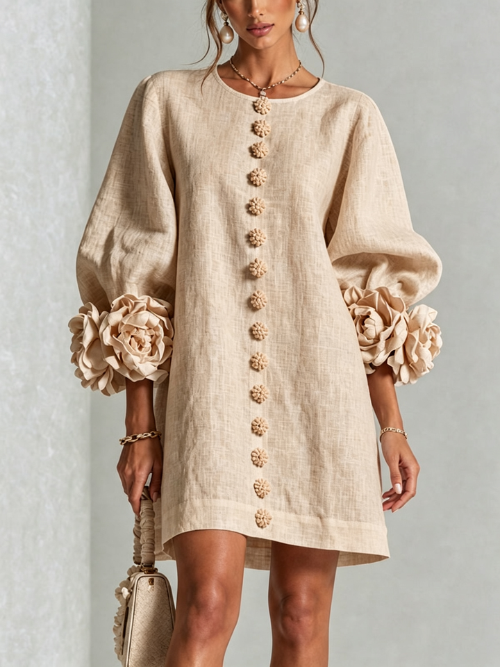Éléonore | Robe courte à fleurs 3D et boutons ornementaux