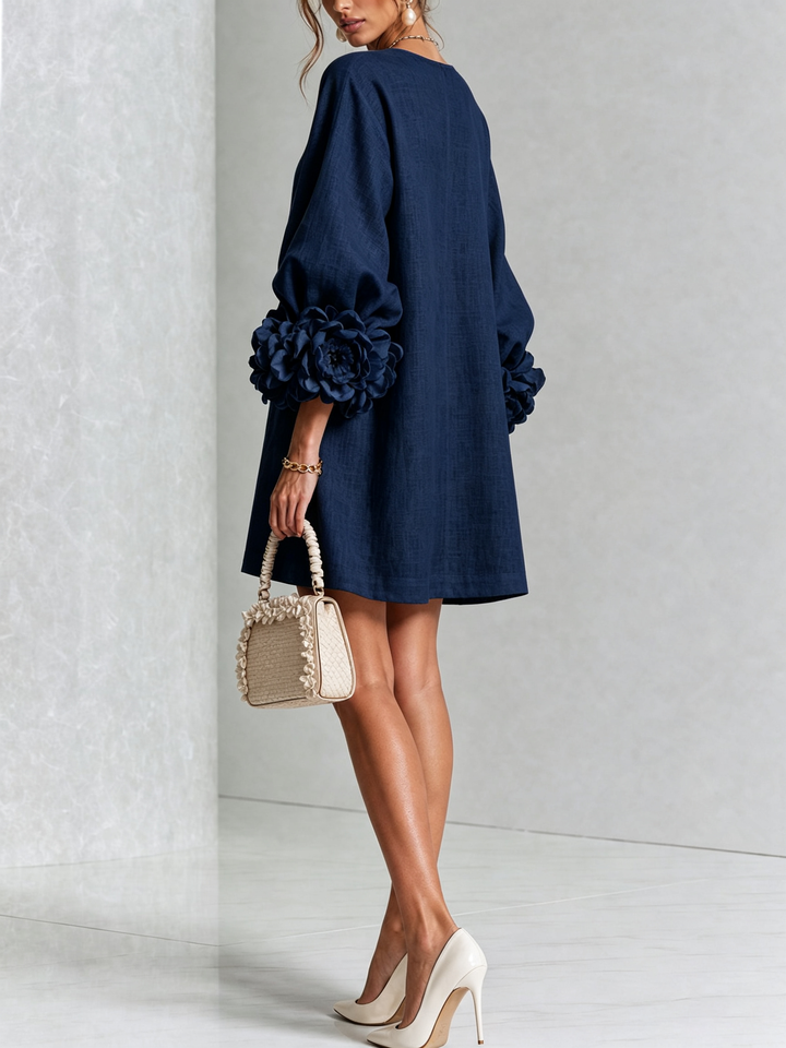 Éléonore | Robe courte à fleurs 3D et boutons ornementaux