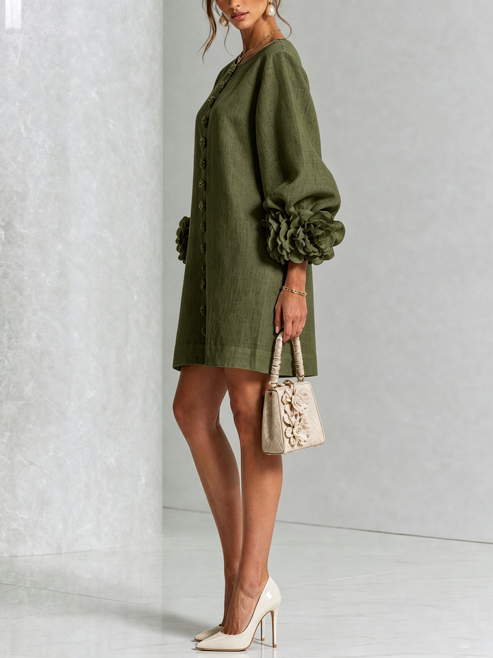 Éléonore | Robe courte à fleurs 3D et boutons ornementaux