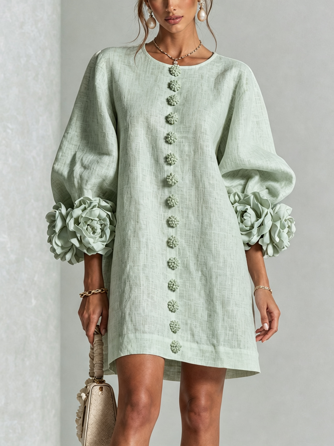 Éléonore | Robe courte à fleurs 3D et boutons ornementaux