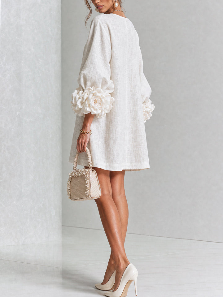Éléonore | Robe courte à fleurs 3D et boutons ornementaux